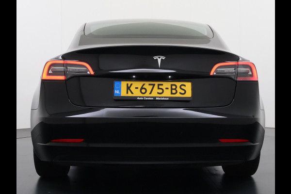 Tesla Model 3 RWD SR+ 325PK Trekhaak Lmv 18" AutoPilot FSD Leder Pano-dak Adaptive-Cruise Camera's Elektr.-Stuur+Stoelen+Spiegels+Geheugen+Eas SOH 92% Navi LED Comfortstoelen ACC DAB Voorverwarmen interieur via App Keyless One-Pedal-Drive 1e Eigenaar Origineel Nederlandse Auto 1.584kg licht!