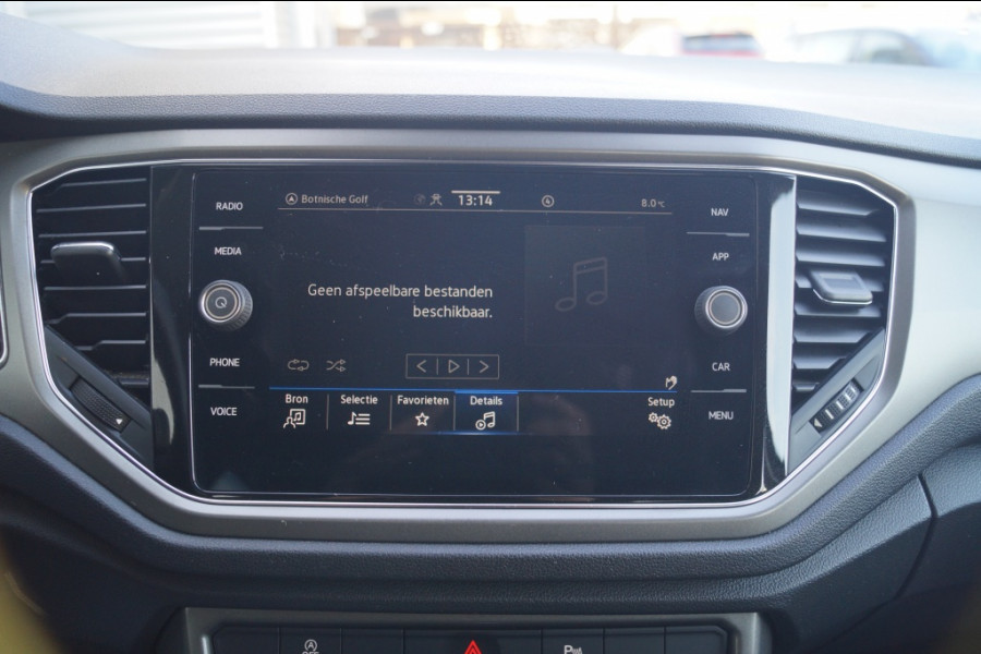 Volkswagen T-Roc 1.5 TSI 150pk DSG Style -NAVI-ECC-PDC-