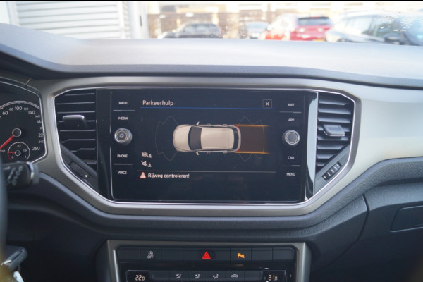 Volkswagen T-Roc 1.5 TSI 150pk DSG Style -NAVI-ECC-PDC-
