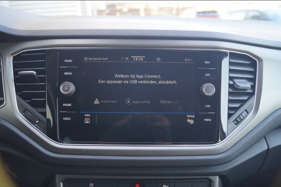 Volkswagen T-Roc 1.5 TSI 150pk DSG Style -NAVI-ECC-PDC-