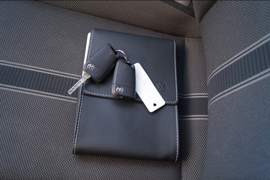 Volkswagen T-Roc 1.5 TSI 150pk DSG Style -NAVI-ECC-PDC-