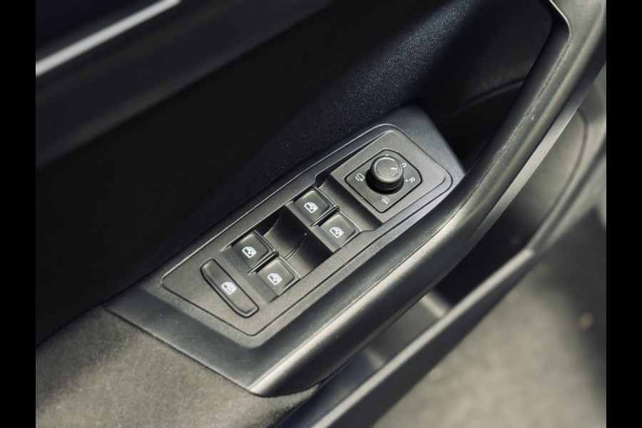 Volkswagen T-Roc 1.0 TSI United | LED | Navi | ACC