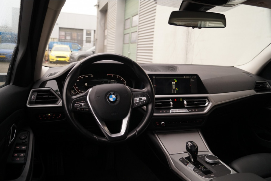 BMW 3 Serie Touring 320i 184pk Automaat Executive Edition -NAVI-ECC-