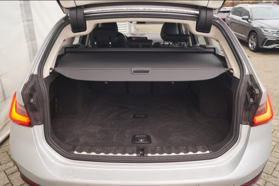 BMW 3 Serie Touring 320i 184pk Automaat Executive Edition -NAVI-ECC-