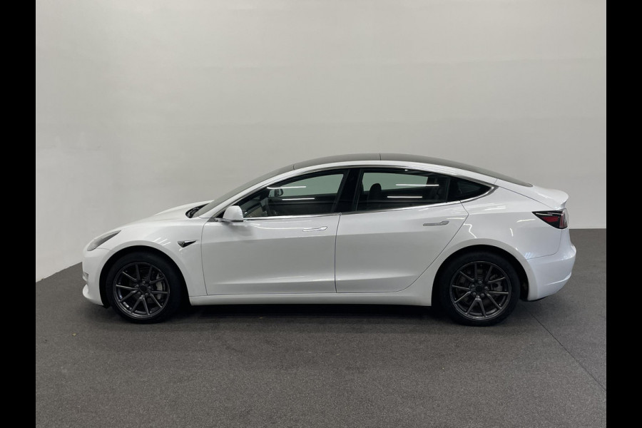 Tesla Model 3 Long Range AWD 75 kWh Panoramadak Navigatie Camera Parkeersensoren Adaptive Cruise Control Full Led Stoelverwarming Climate Control Getinte ramen Lichtmetalen velgen