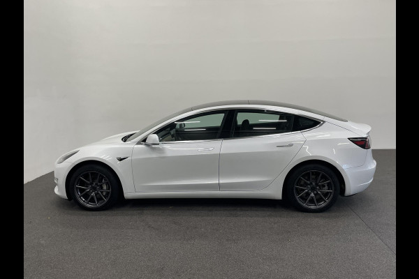 Tesla Model 3 Long Range AWD 75 kWh Panoramadak Navigatie Camera Parkeersensoren Adaptive Cruise Control Full Led Stoelverwarming Climate Control Getinte ramen Lichtmetalen velgen