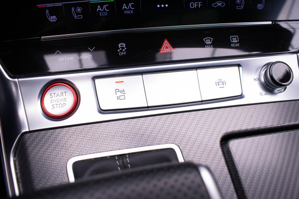 Audi RS6 4.0 TFSI quattro |Pano|Keramisch|B&O|Nightvision|HUD|