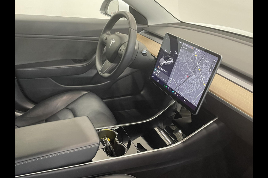 Tesla Model 3 Long Range AWD 75 kWh Panoramadak Navigatie Camera Parkeersensoren Adaptive Cruise Control Full Led Stoelverwarming Climate Control Getinte ramen Lichtmetalen velgen