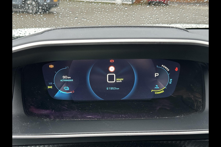 Peugeot e-2008 EV GT Première 3 fase 50 kWh VAN: 18.400,- VOOR: 16.770,- UW EINDEJAARSVOORDEEL: 1.630,- | RIJKLAARPRIJS INCL. 12MND BOVAG GARANTIE | STOELVERWARMING | DODE HOEK EN CAMERA