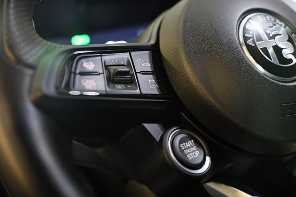 Alfa Romeo Tonale 1.5T Hybrid Veloce / 160 PK / Acc / Leder / Navi / 360 Camera / HK / Sfeerverlichting / Dode Hoek / Lane Assist