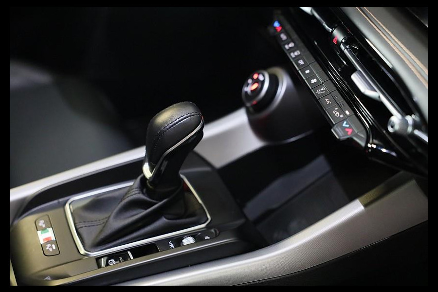 Alfa Romeo Tonale 1.5T Hybrid Veloce / 160 PK / Acc / Leder / Navi / 360 Camera / HK / Sfeerverlichting / Dode Hoek / Lane Assist