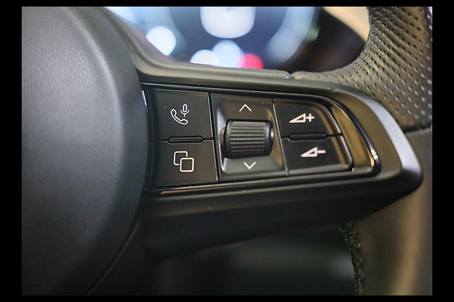 Alfa Romeo Tonale 1.5T Hybrid Veloce / 160 PK / Acc / Leder / Navi / 360 Camera / HK / Sfeerverlichting / Dode Hoek / Lane Assist