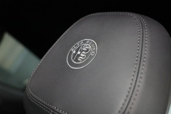 Alfa Romeo Tonale 1.5T Hybrid Veloce / 160 PK / Acc / Leder / Navi / 360 Camera / HK / Sfeerverlichting / Dode Hoek / Lane Assist