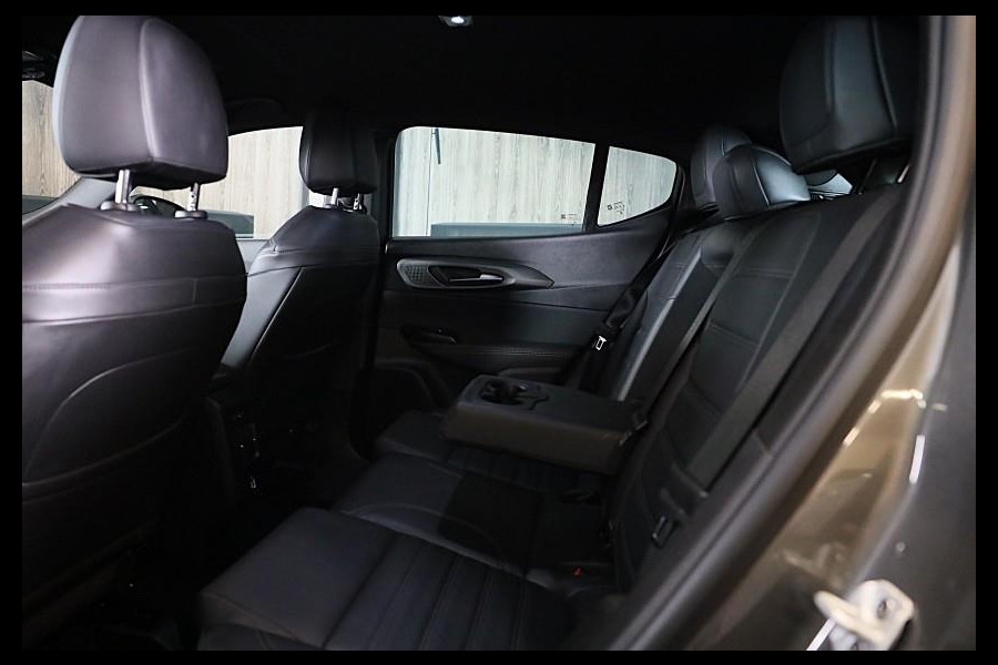 Alfa Romeo Tonale 1.5T Hybrid Veloce / 160 PK / Acc / Leder / Navi / 360 Camera / HK / Sfeerverlichting / Dode Hoek / Lane Assist