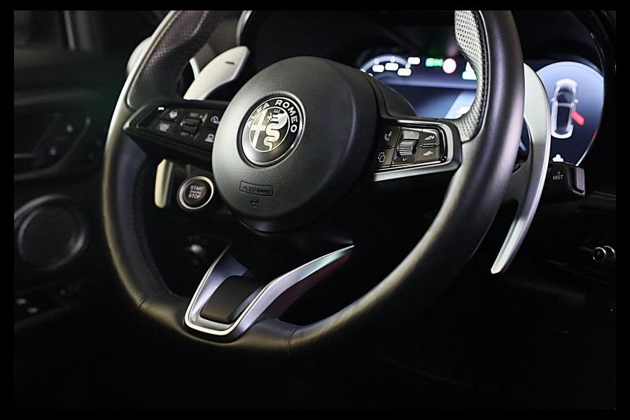 Alfa Romeo Tonale 1.5T Hybrid Veloce / 160 PK / Acc / Leder / Navi / 360 Camera / HK / Sfeerverlichting / Dode Hoek / Lane Assist