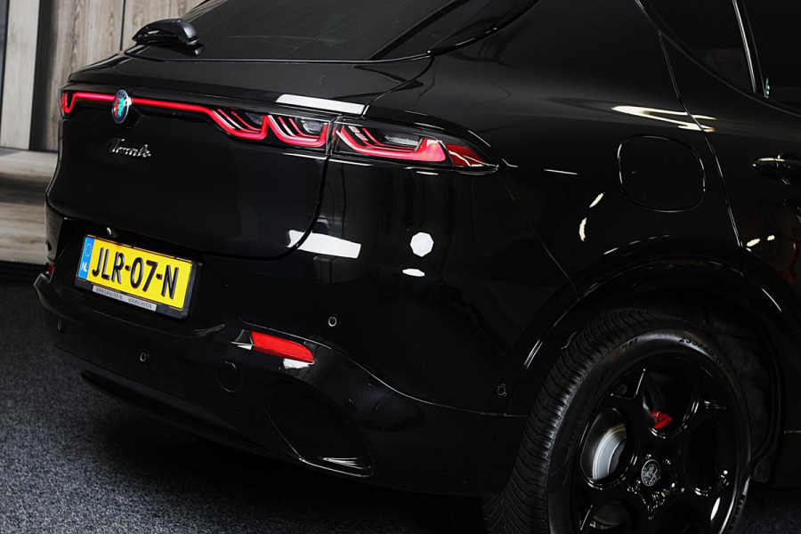 Alfa Romeo Tonale 1.5T Hybrid Veloce / 160 PK / Acc / Leder / Navi / 360 Camera / HK / Sfeerverlichting / Dode Hoek / Lane Assist