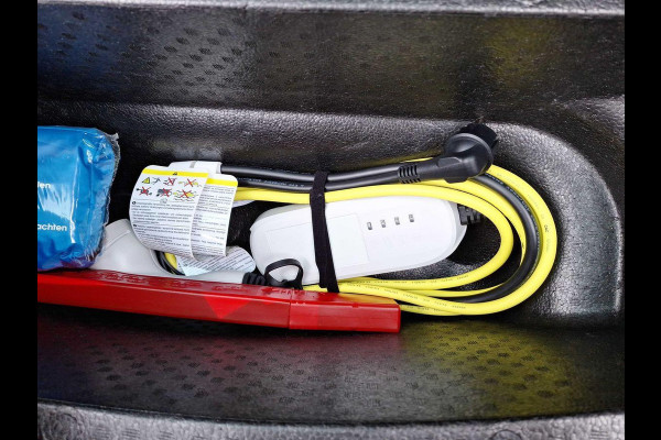 CUPRA Leon Sportstourer 1.4 e-Hybrid VZ Performance 245pk | Trekhaak wegklapbaar |  Verwarmbare voorstoelen | Camera | Adaptive cruise control