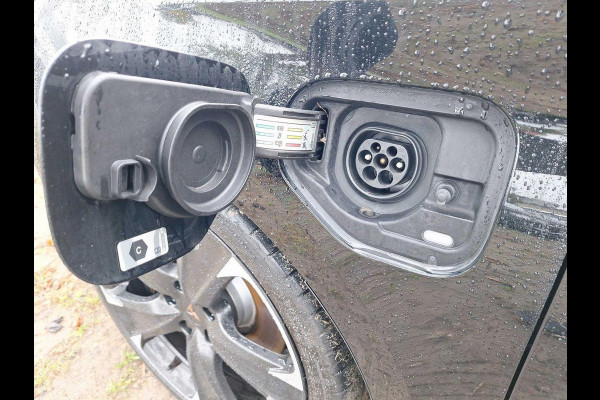 CUPRA Leon Sportstourer 1.4 e-Hybrid VZ Performance 245pk | Trekhaak wegklapbaar |  Verwarmbare voorstoelen | Camera | Adaptive cruise control