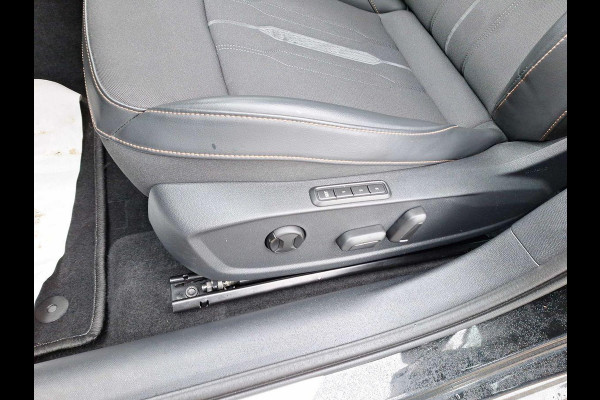 CUPRA Leon Sportstourer 1.4 e-Hybrid VZ Performance 245pk | Trekhaak wegklapbaar |  Verwarmbare voorstoelen | Camera | Adaptive cruise control