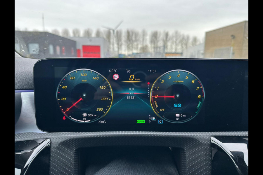 Mercedes-Benz A-Klasse 250 e Business Solution AMG Limited | Elektrische trekhaak | Stoelverwarming | Half leder | Camera