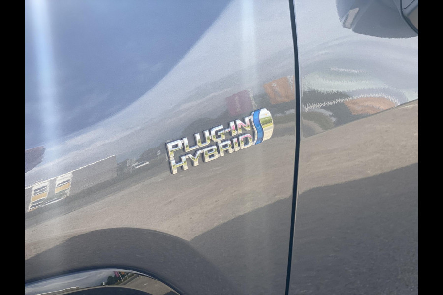 Toyota RAV4 2.5 Plug-in Hybrid AWD Bi-Tone Plus | Stoelverwarming | Stuurwielverwarming | Climate Control | Head Up Display