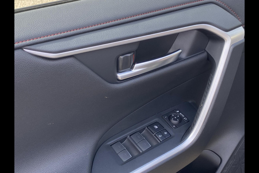 Toyota RAV4 2.5 Plug-in Hybrid AWD Bi-Tone Plus | Stoelverwarming | Stuurwielverwarming | Climate Control | Head Up Display