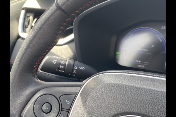 Toyota RAV4 2.5 Plug-in Hybrid AWD Bi-Tone Plus | Stoelverwarming | Stuurwielverwarming | Climate Control | Head Up Display