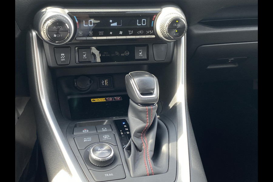 Toyota RAV4 2.5 Plug-in Hybrid AWD Bi-Tone Plus | Stoelverwarming | Stuurwielverwarming | Climate Control | Head Up Display