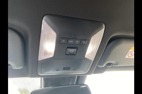 Toyota RAV4 2.5 Plug-in Hybrid AWD Bi-Tone Plus | Stoelverwarming | Stuurwielverwarming | Climate Control | Head Up Display