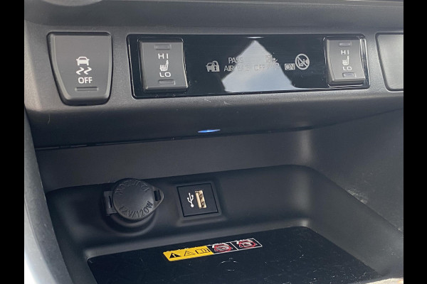 Toyota RAV4 2.5 Plug-in Hybrid AWD Bi-Tone Plus | Stoelverwarming | Stuurwielverwarming | Climate Control | Head Up Display