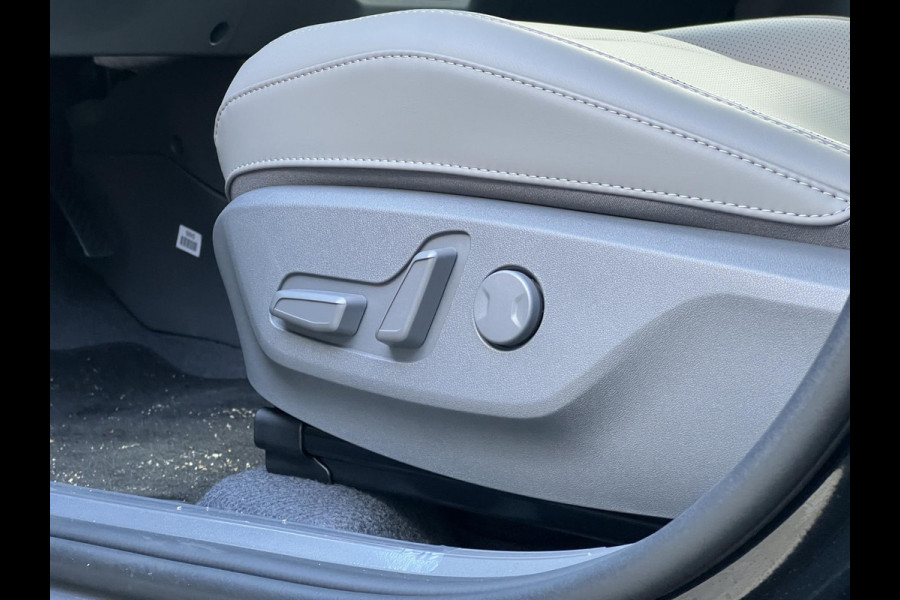 Kia EV3 Plus 81.4 kWh | Warmtepomp | 204 PK | Stoelverwarming | Stuurverwarming | BLIS | 19 inch Licht metaal