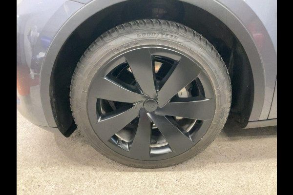 Tesla Model Y Long Range AWD 75 kWh 514pk | Trekhaak | Panoramadak | 2 bandensets