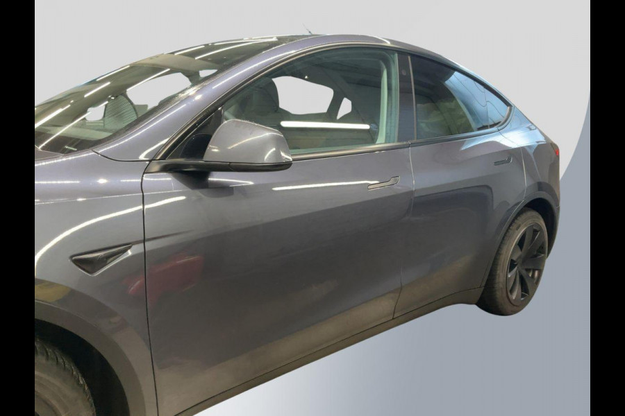 Tesla Model Y Long Range AWD 75 kWh 514pk | Trekhaak | Panoramadak | 2 bandensets