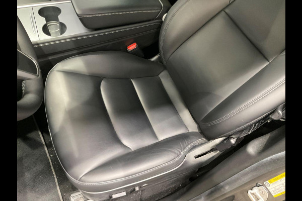 Tesla Model Y Long Range AWD 75 kWh 514pk | Trekhaak | Panoramadak | 2 bandensets