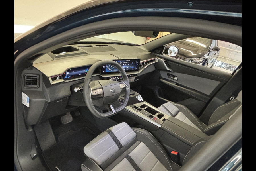 Opel Grandland 1.6 Turbo Plug-in-Hybrid GS Stoelverwarming | Stuurverwarming | Afneembare trekhaak | Focal Audio | Panoramadak