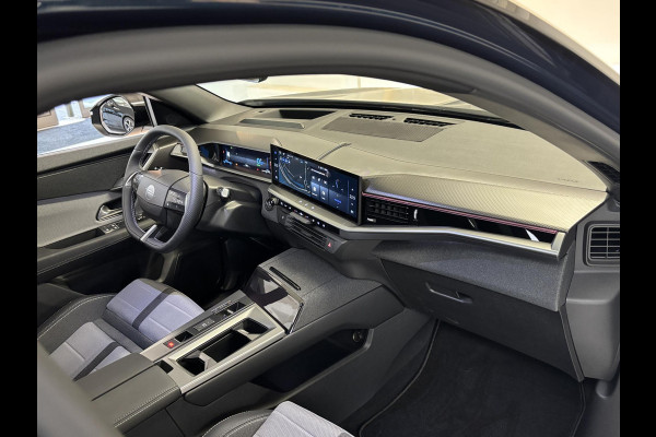 Opel Grandland 1.6 Turbo Plug-in-Hybrid GS Stoelverwarming | Stuurverwarming | Afneembare trekhaak | Focal Audio | Panoramadak