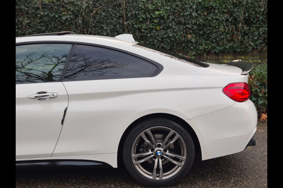 BMW 4 Serie Coupé M Sprt Schuifdak Coupé Apple CarPlay Nap NL High Executive F33 M4 uitlaat Spoiler