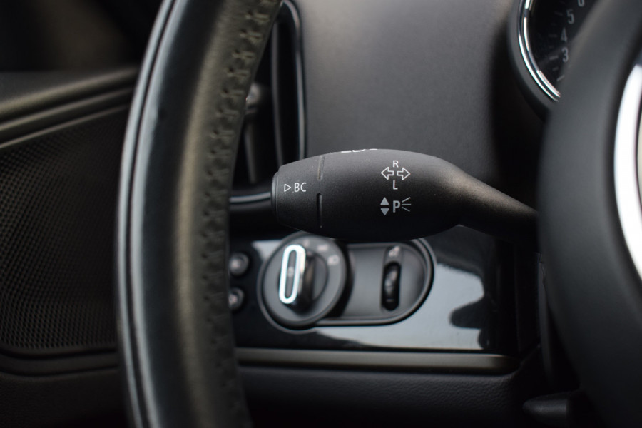 MINI Countryman 1.5 Cooper Chili | Apple CarPlay | Half Leer | Stoelverwarming