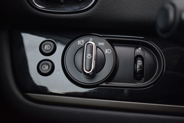 MINI Countryman 1.5 Cooper Chili | Apple CarPlay | Half Leer | Stoelverwarming