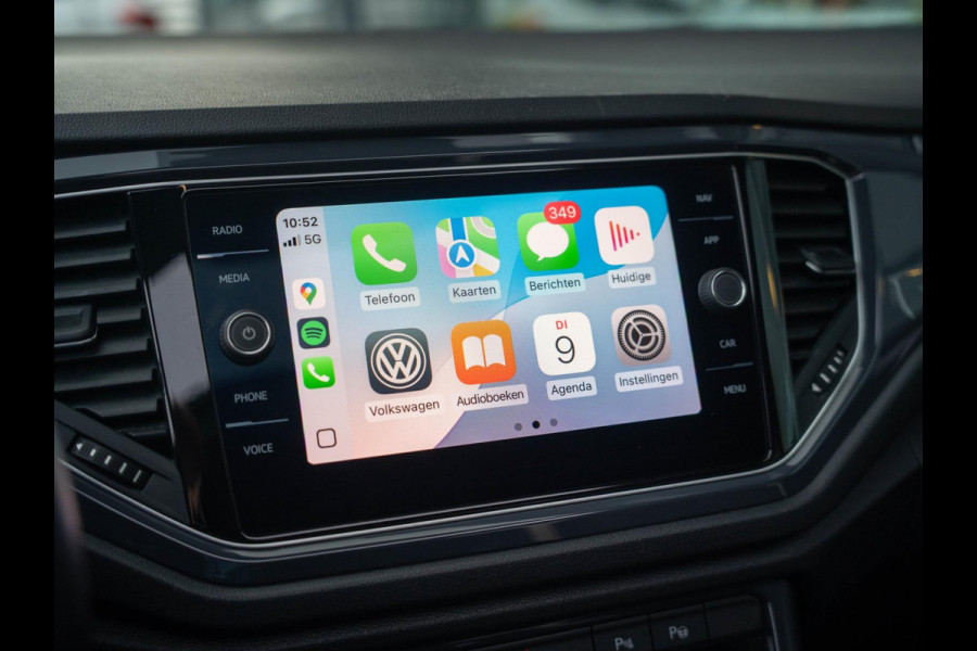 Volkswagen T-Roc 1.5 TSI Sport / Beats / Pano / Virtual / Stuur/stoel verwarming / CarPlay / Camera / LED / ACC / El. kofferbak