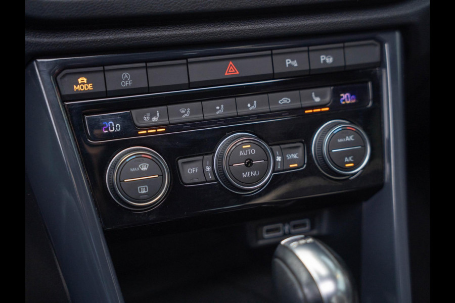 Volkswagen T-Roc 1.5 TSI Sport / Beats / Pano / Virtual / Stuur/stoel verwarming / CarPlay / Camera / LED / ACC / El. kofferbak