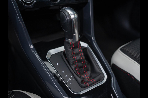 Volkswagen T-Roc 1.5 TSI Sport / Beats / Pano / Virtual / Stuur/stoel verwarming / CarPlay / Camera / LED / ACC / El. kofferbak