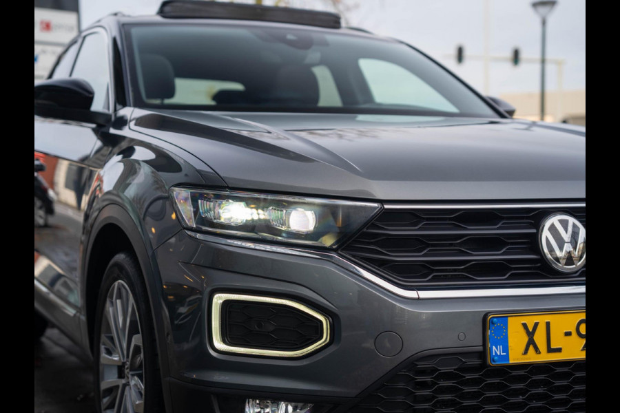 Volkswagen T-Roc 1.5 TSI Sport / Beats / Pano / Virtual / Stuur/stoel verwarming / CarPlay / Camera / LED / ACC / El. kofferbak