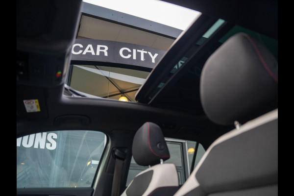 Volkswagen T-Roc 1.5 TSI Sport / Beats / Pano / Virtual / Stuur/stoel verwarming / CarPlay / Camera / LED / ACC / El. kofferbak