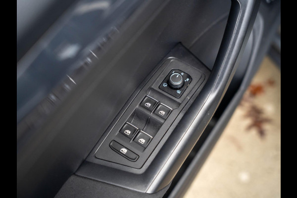 Volkswagen T-Roc 1.5 TSI Sport / Beats / Pano / Virtual / Stuur/stoel verwarming / CarPlay / Camera / LED / ACC / El. kofferbak