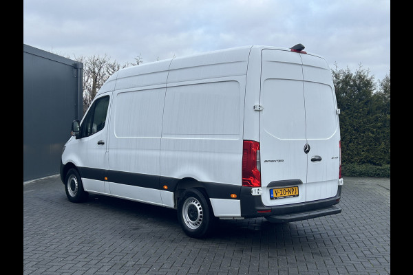 Mercedes-Benz Sprinter 317 CDI 170 PK / L2H2 / 270 A DEUREN / AIRCO / CRUISE / APPLE CARPLAY / CAMERA / 3-ZITS