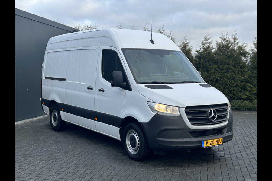 Mercedes-Benz Sprinter 317 CDI 170 PK / L2H2 / 270 A DEUREN / AIRCO / CRUISE / APPLE CARPLAY / CAMERA / 3-ZITS