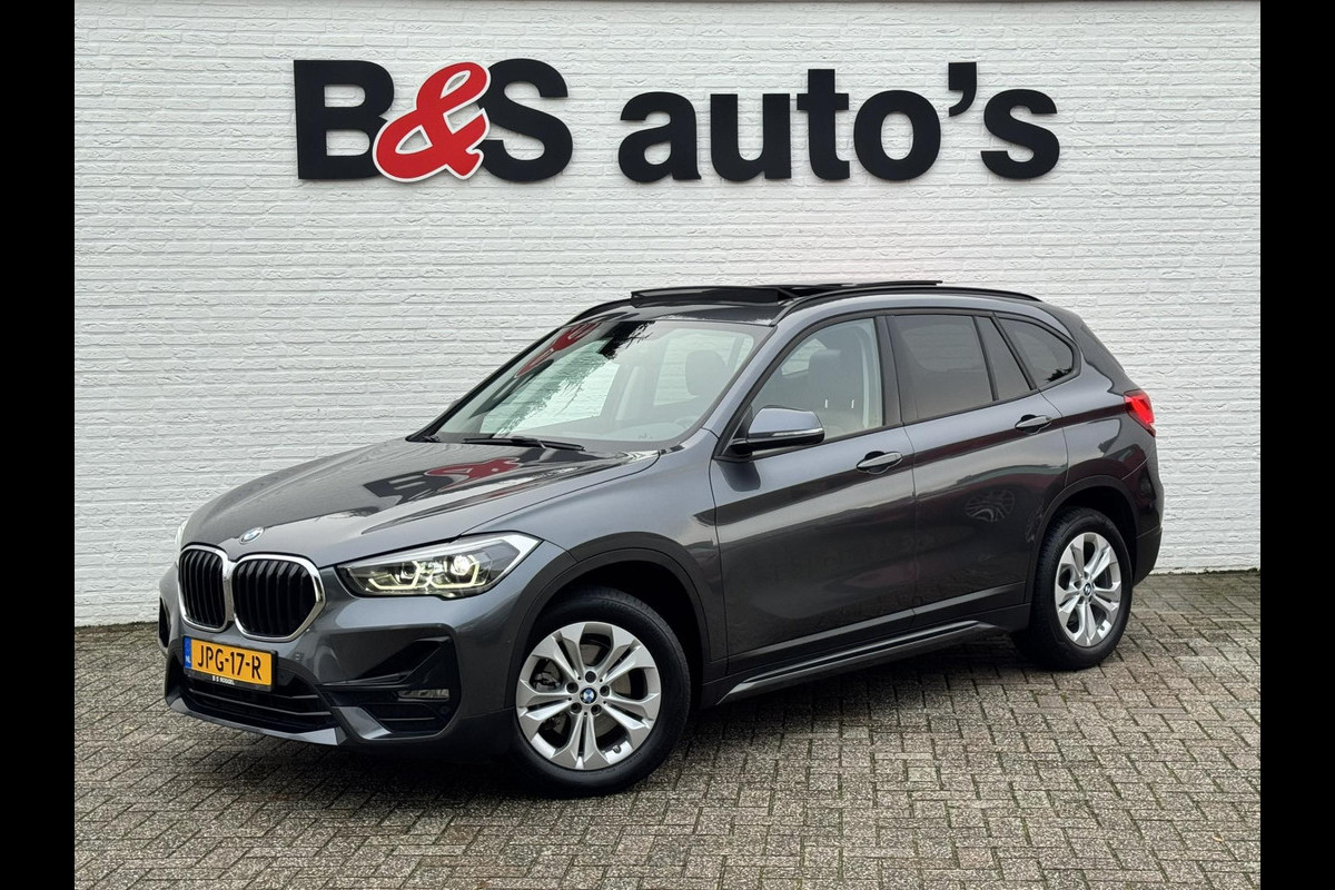 BMW X1 SDrive18i High Executive Cruise Climate control Leer+memory Sfeerverlichting Navigatie Full LED Parkeersensoren