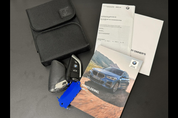 BMW X1 SDrive18i High Executive Cruise Climate control Leer+memory Sfeerverlichting Navigatie Full LED Parkeersensoren