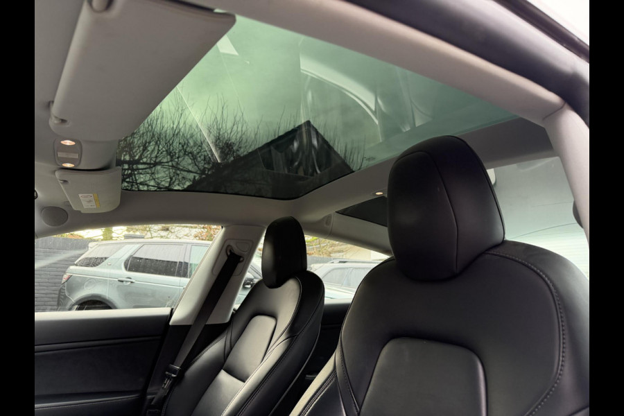 Tesla Model 3 Long Range AWD 75 kWh | Autopilot | Panoramadak | Camera | Lederen Bekleding | 19 Inch Lichtmetalen Velgen |